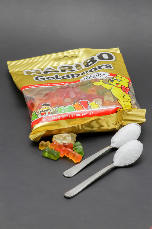 9 Goldbears de Haribo contiennent 2 cuil. à café de sucre soit 10g