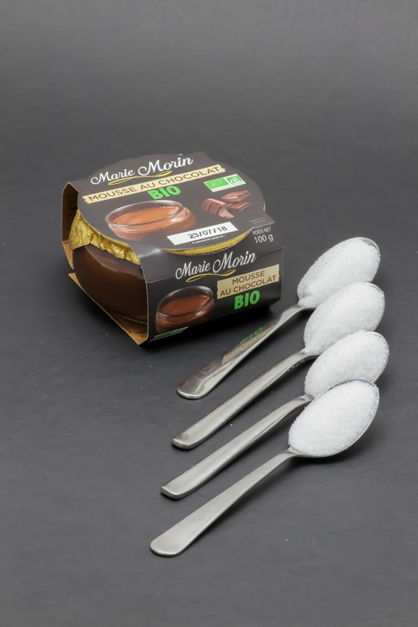 1 mousse au chocolat bio Marie Morin contient 3,6 cuil. à café de sucre soit 18g