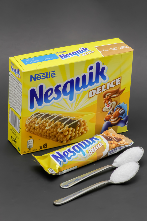 1 barre Nesquik Delice de Nestlé contient 1,5 cuil. à café de sucre soit 7,7g