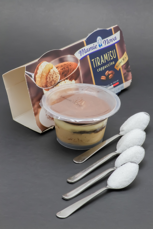 1 Tiramisu Mamie Nova contient 3,6 cuil. à café de sucre soit 17,8g