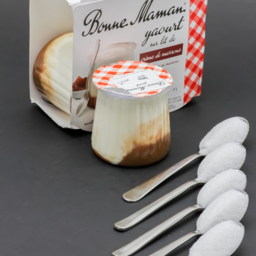 1 yaourt sur lit de crème de marrons Bonne Maman contient 4,8 cuil. à café de sucre soit 23,8g